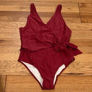 Cupshe Burgundy One-Piece Swimsuit with Bow